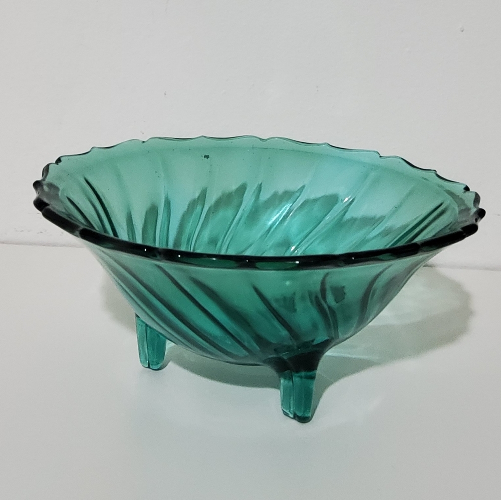 Vintage Jeanette Dish Bowl